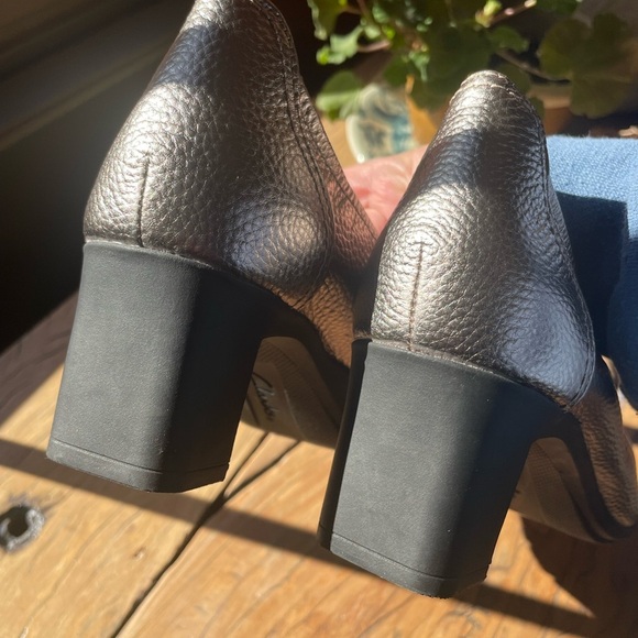 Clark's Women's Heel NWT Pewter Metallic Silver Pebble Leather Size 8.5 - Picture 3 of 8